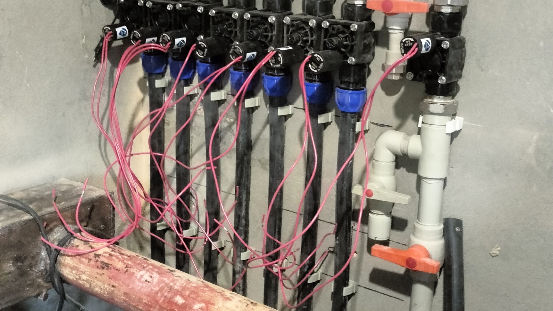 Монтаж системы автоматического полива